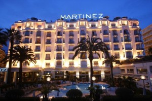 hôtel martinez à cannes de nuit