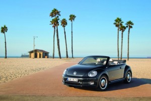 publicité de la nouvelle coccinelle cabriolet 50's de Volkswagen sur la musique Sunny