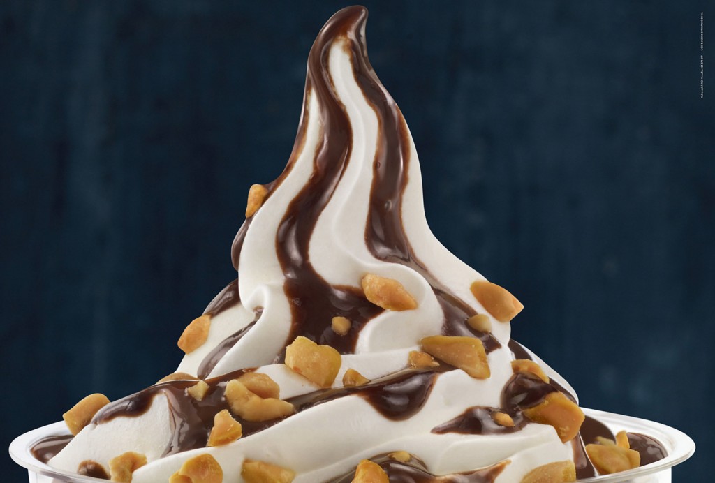 McDonald'set son partenaire TBWA Paris ont imaginé une nouvelle campagne presse sans logo, ni accroche seulement les produits les plus célèbres en très gros plan