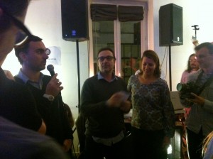 Dolce Gusto a organisé une crémaillère pour présenter sa nouvelle machine multi boisson, la Mini Me... Une soirée pleine de surprise pour une campagne décalée et anti-conformiste !