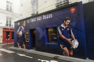 Le café des bleus à Paris 