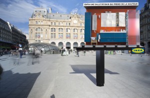 une manière originale de promouvoir la fonctionnalité de ses salles de bains pour IKEA