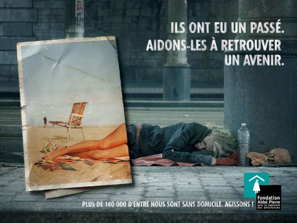 un visuel choc qui expose le passé joyeux des SDF face à leur présent dramatique