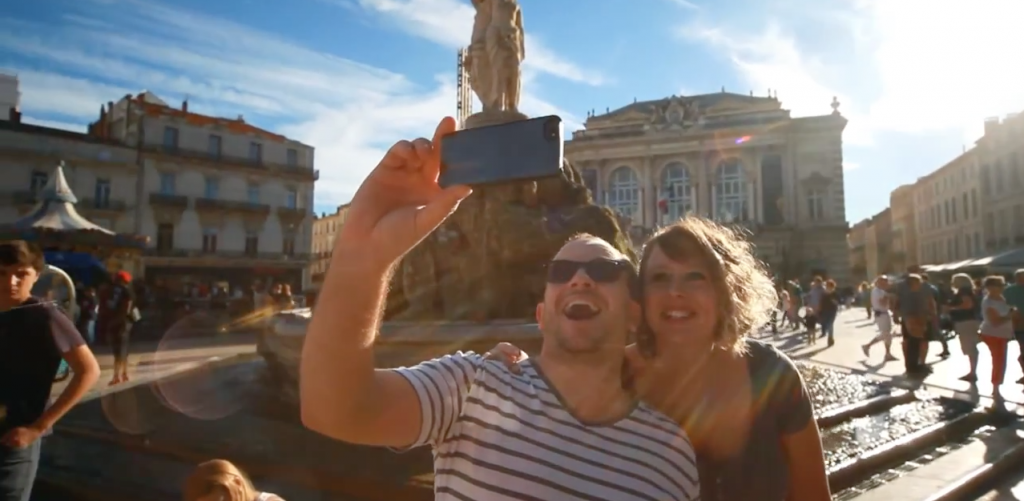 la ville de montpellier séduit tous les âges par son atmosphère