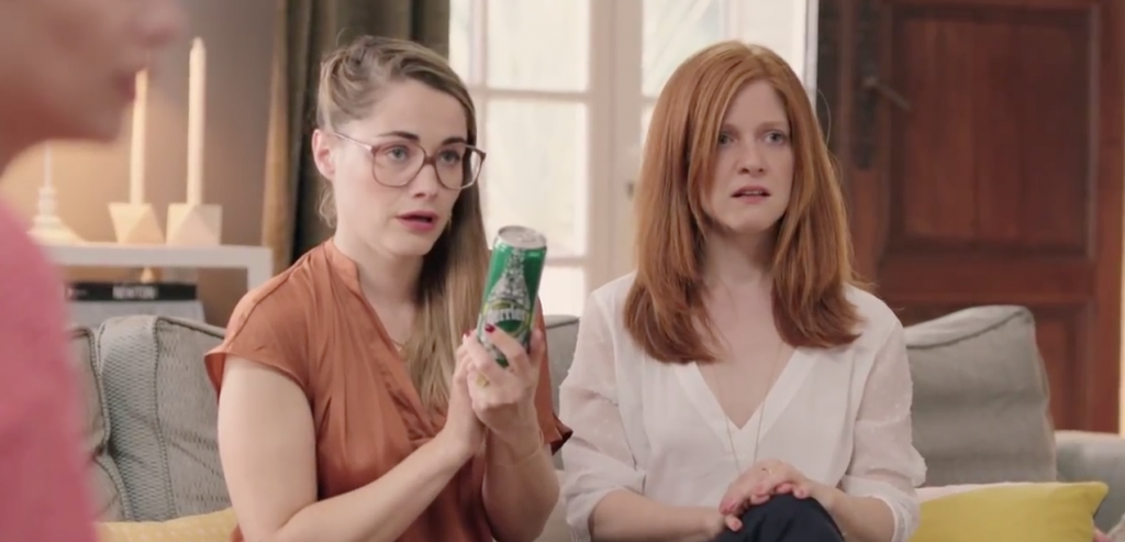 Les jeunes femmes sont en extase devant ce nouveau format plus long et plus fin