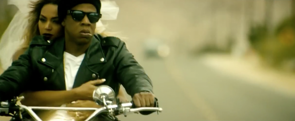 comme le dit le titre run, le couple est toujours en cavale