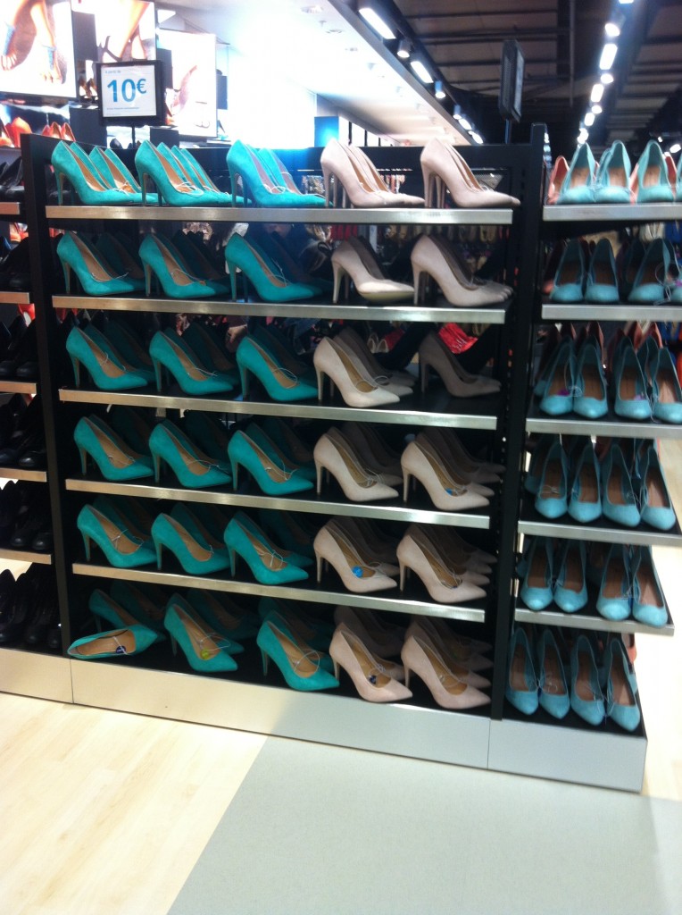 des chaussures encore des chaussures 