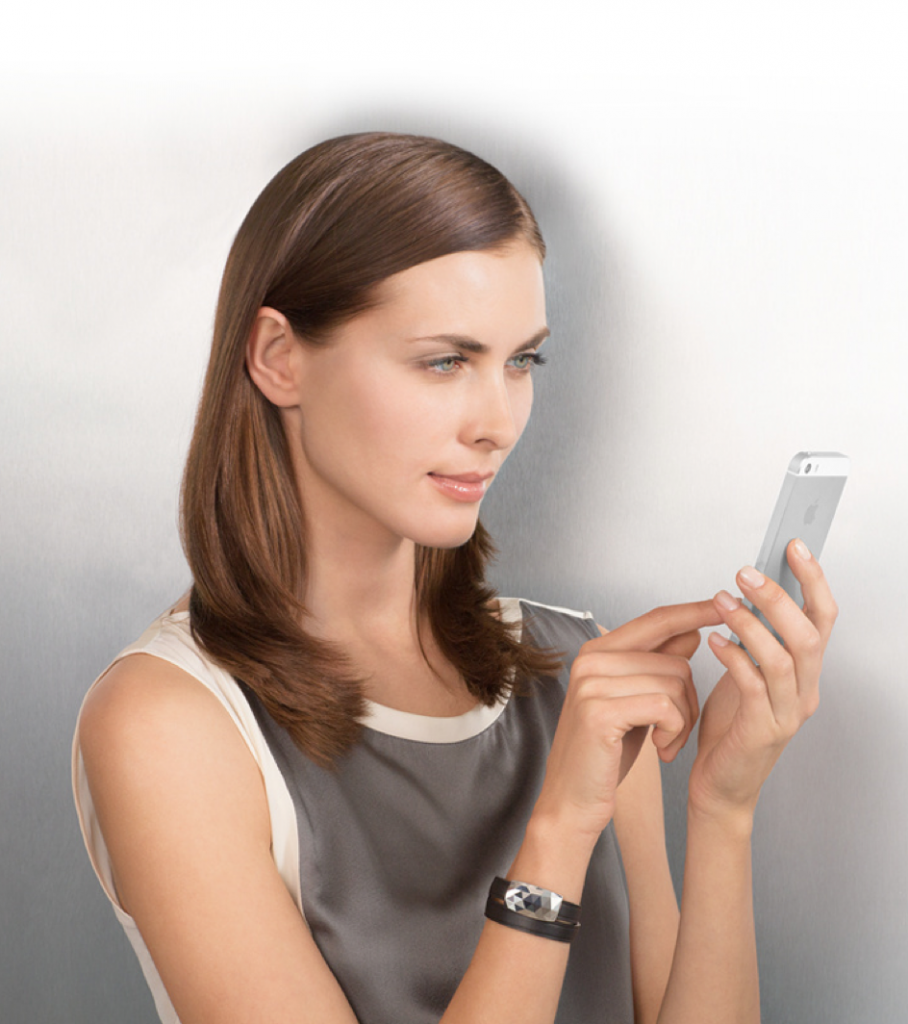 connecté en bluetooth le bracelet envoi des notification durant l'exposition au soleil