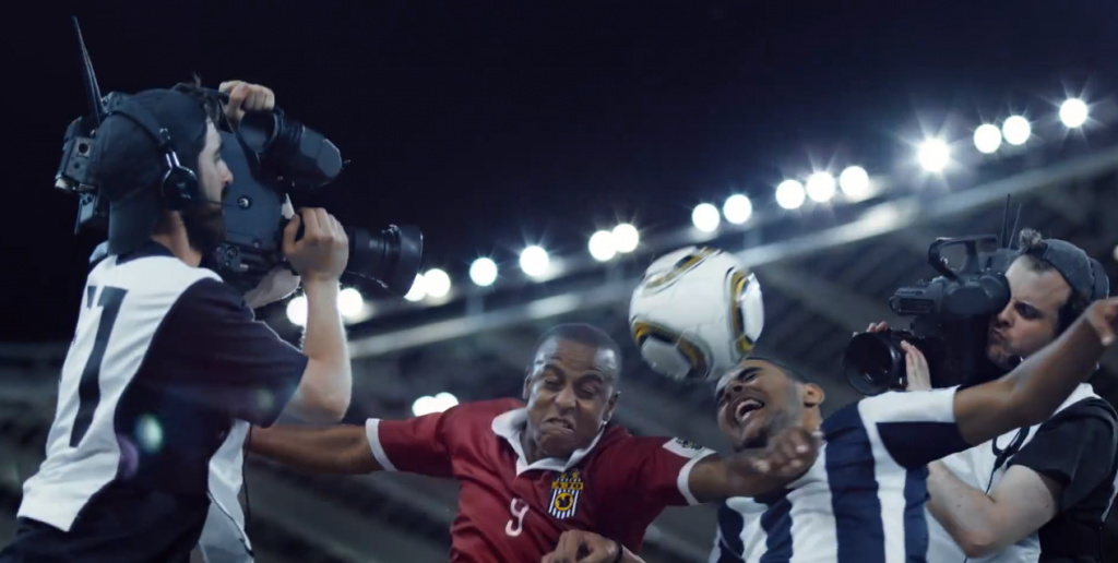 ils n'hésitent pas à sauter avec les joueurs