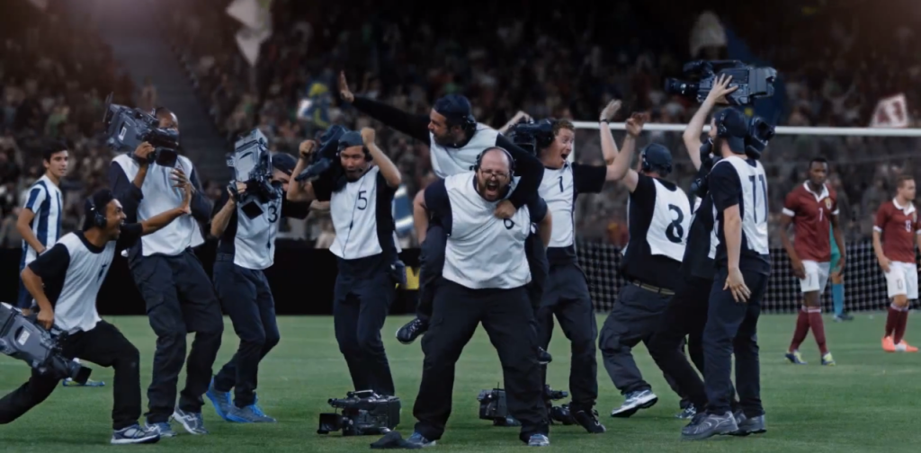 les cameramen de canal + célèbre la victoire comme s'ils y avaient contribué