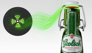 Heads and Hands ont intégré un beacon dans la capsule de la bière Grolsch qui permet dactiver un film gratuit dès quelle rentre en contact avec l ordinateur