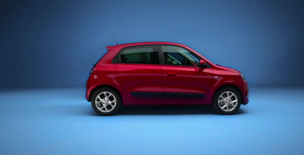 la nouvelle twingo cible les femmes actives , glamour qui veulent être tendance en toute circonstance