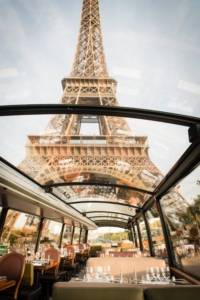 le bustronome mélange culture et gastronomie et permet de visiter les plus beaux monuments de Paris