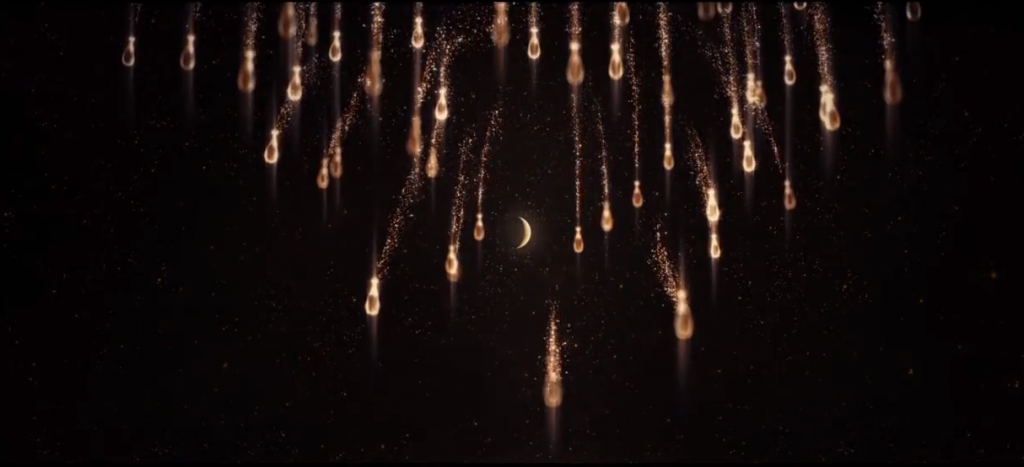 des produits duo tombent du feu d'artifice 