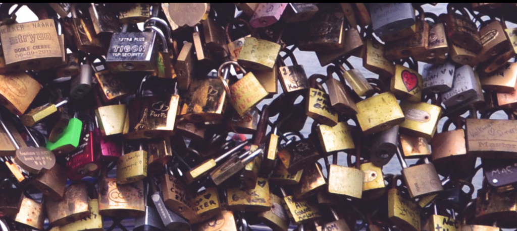 plus de 40 000 cadenas ont été photographiés, peut-être arriverez-vous à retrouver le votre !