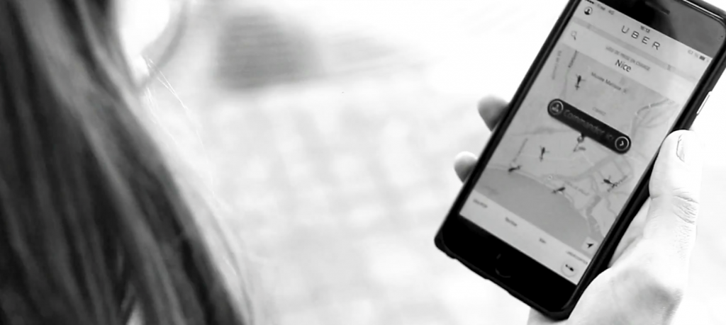 En un clic, via l'application Uber les cannois peuvent commander un hélicoptère pour se déplacer pendant le Festival de Cannes