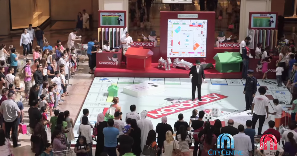 Tout l'univers de Monopoly était présent pour plonger les clients dans le jeu de société