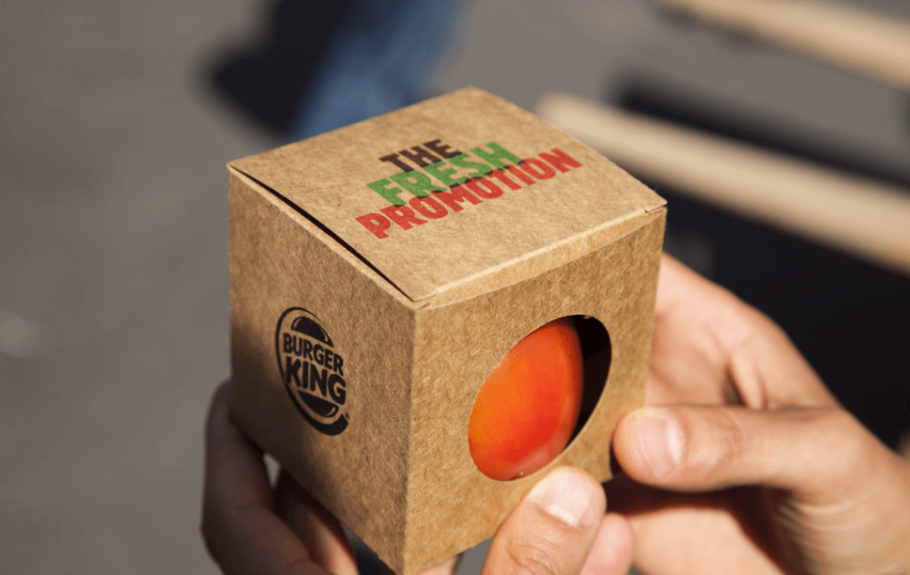 Des tomates fraiches que Burger King échange gratuitement contre des Whopper si les passants les ramène au restaurant