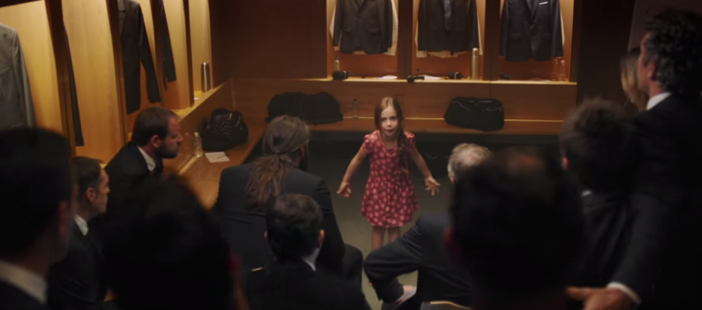 La petite fille n a pas sa langue dans sa poche et ne se laisse pas impressionnée 