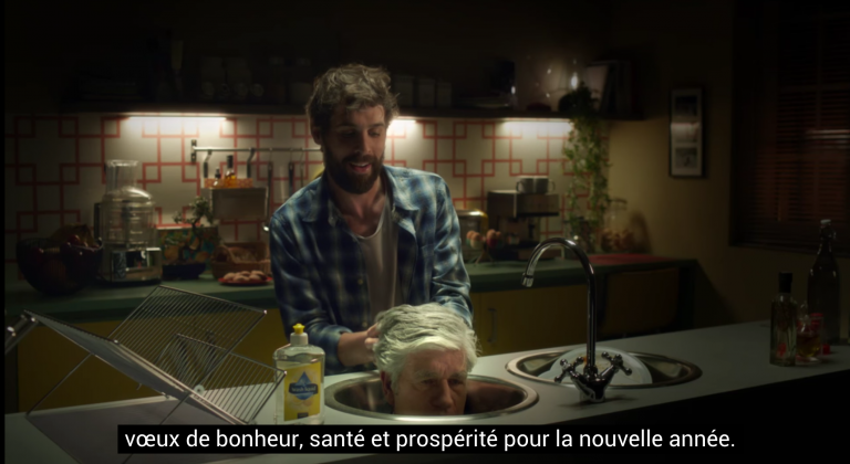 Malgré le skip, Maurice Lévy réussi à présenter ses voeux en entier en s'incrustant dans les publicités 
