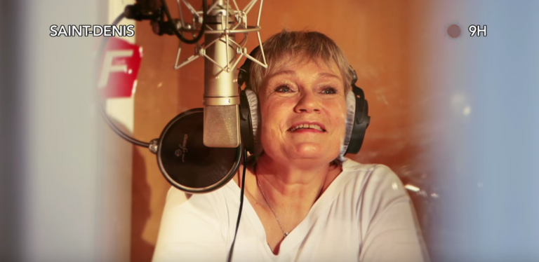 Simone Hérault est la voix de la SNCF depuis 30 ans et accompagne les voyageurs dans leurs trajets