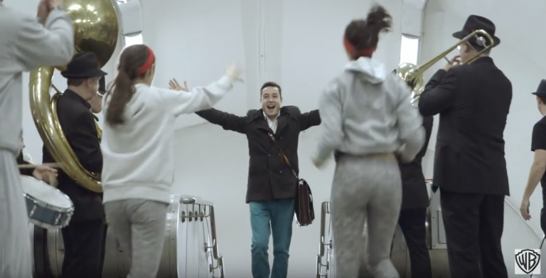 Pour célébrer la sortie au cinéma de la suite de Rocky, Warner Bros a mis en place une opération de street marketing dans la métro londonien