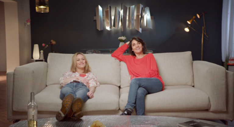 Florence Foresti et Vanessa Paradis nous offrent une parodie hilarante de Bloqués